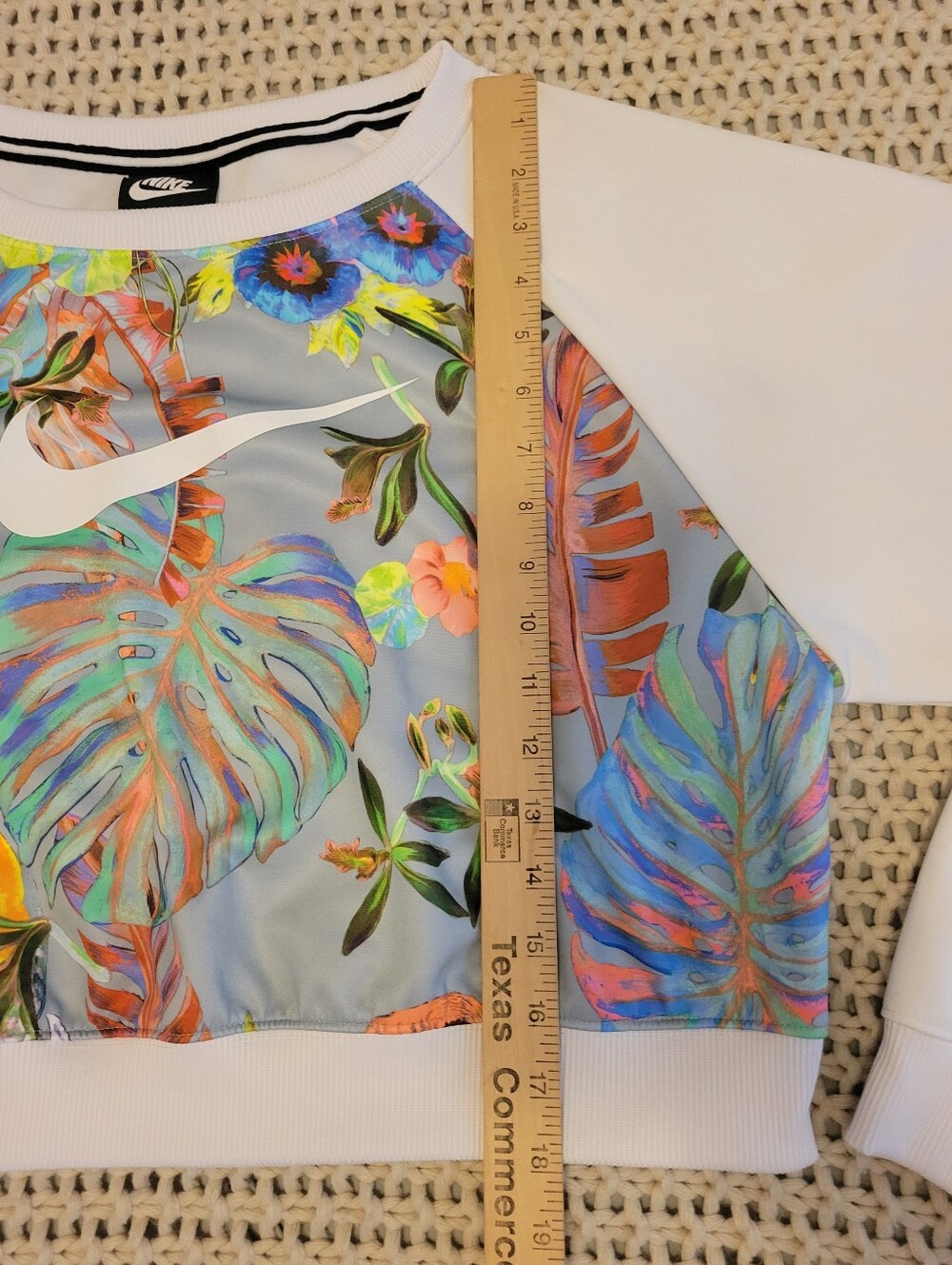 Nike Hyper Femme Crop Sweatshirt Women's Sz L White Tropical Parrot- Read - Picture 4 of 9